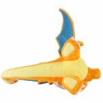 Peluche Dracaufeu géante orange mignon sur un fond blanc