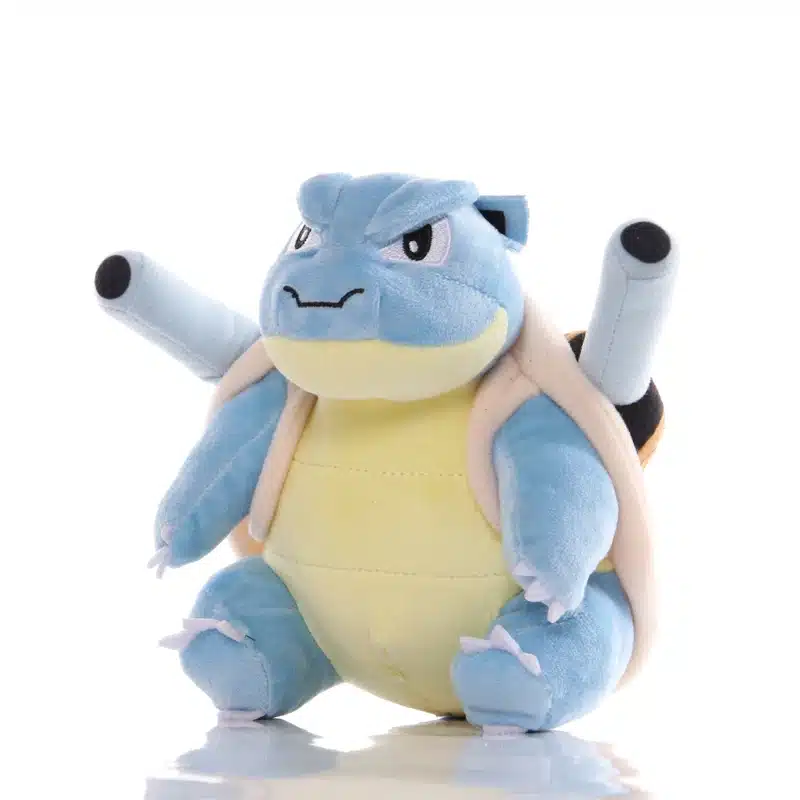 Peluche tortank bleu sur un fond blanc